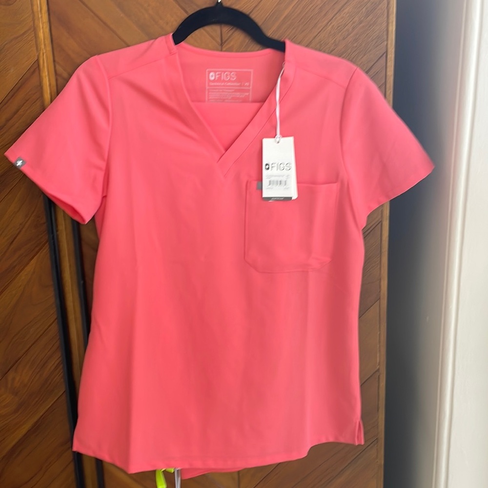 Figs Catarina 1 pocket top, purchased, never wore, not the right color I needed